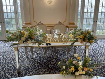 sweetheart table wedding flowers