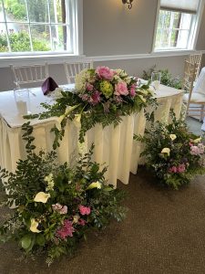 sweetheart table wedding flowers