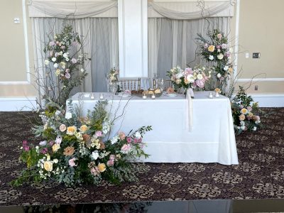 sweetheart table wedding flowers