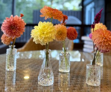 bud vase centerpiece wedding